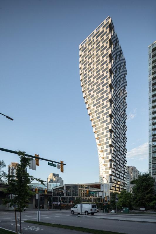 Vancouver House – новая башня от BIG в центре Ванкувера